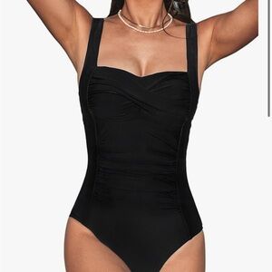 Cupshe Black One-Piece Swimsuit with Sweetheart Neckline